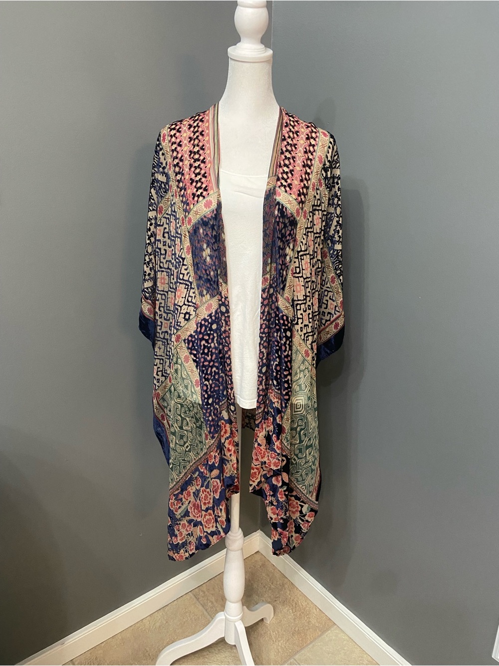 Anthropology AKEMI & KIN Freda Burnout Velvet Kimono Patchwork Beth Dutton  OS